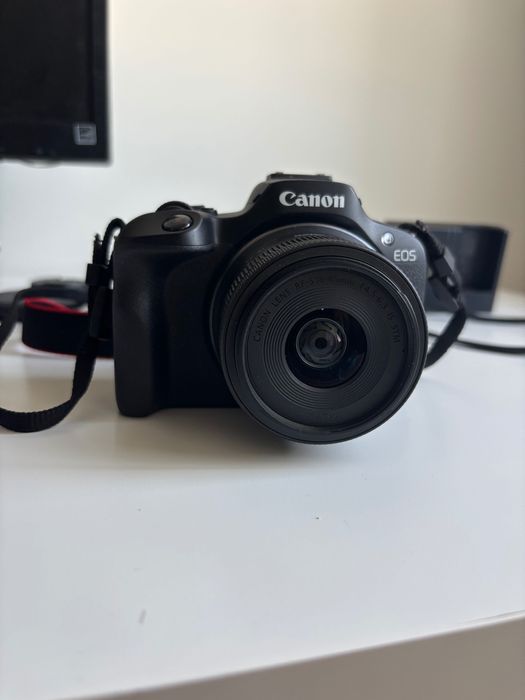 Camara canon r100 + Rf-s 18-45mm f/4.5-6.3