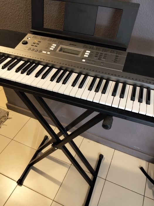 Teclado Piano PSR E353
