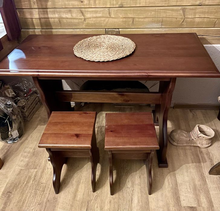 Stół plus dwa taborety drewniany