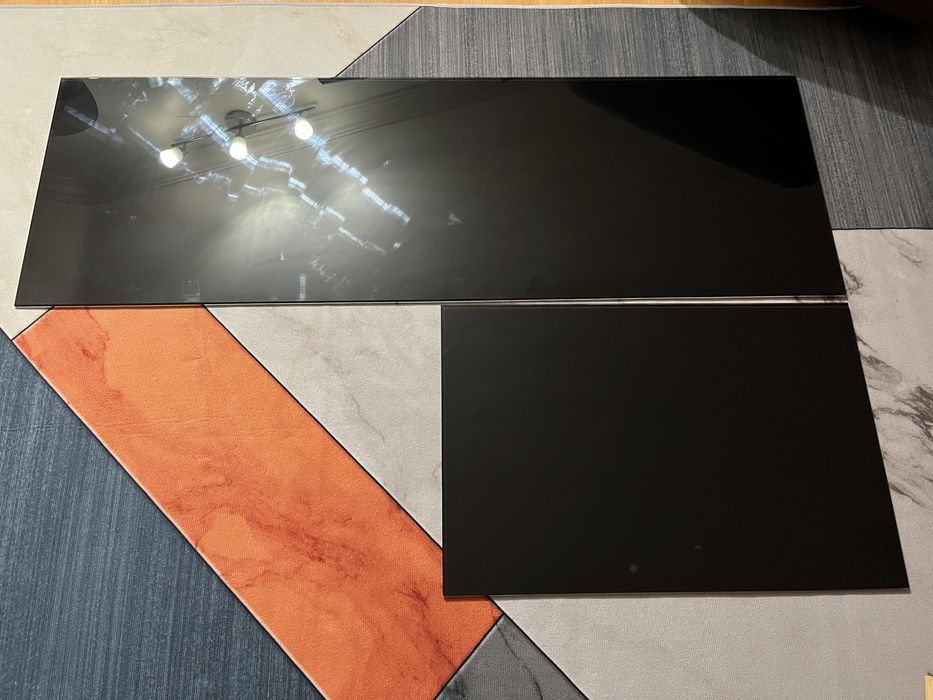 2 paineis superiores em vidro preto para móvel Besta do IKEA