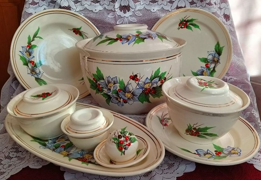 Эксклюзивный столовый сервиз(Каменнобродский фаянсовый завод)