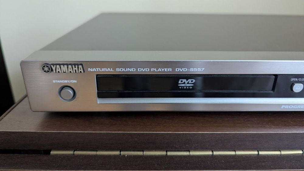 DVD Yamaha  s557