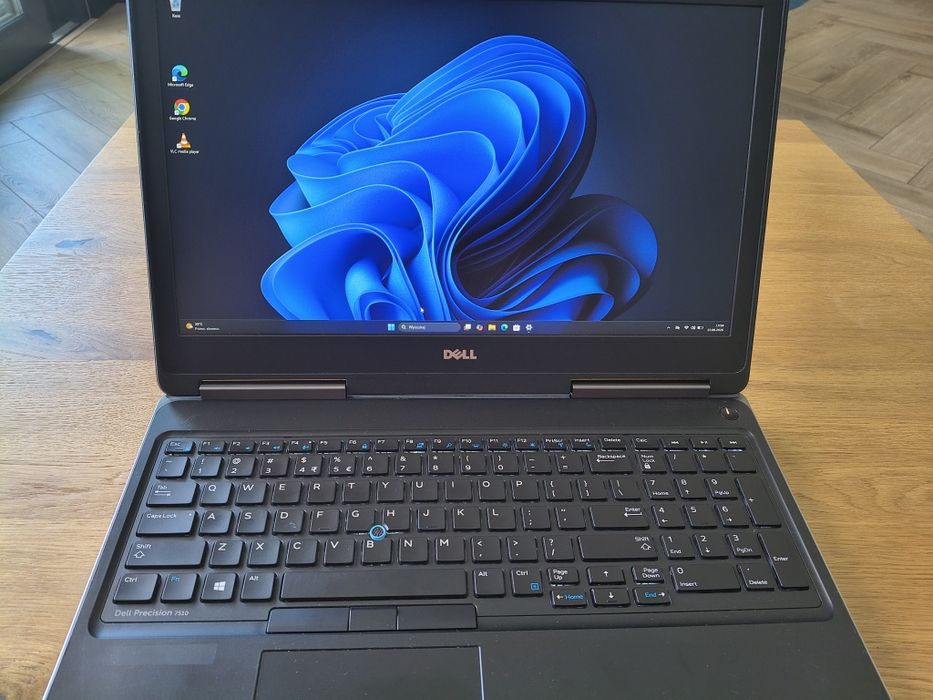 Stacja robocza DELL Precision 7510 i5/32RAM/500GB SSD/ NVIDIA