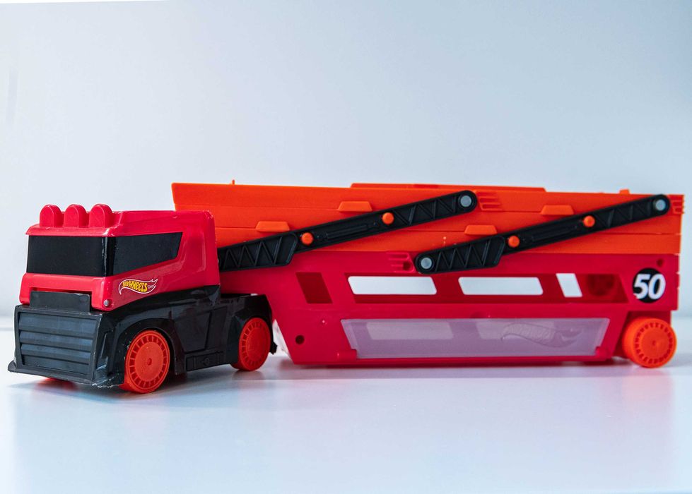 HOT WHEELS GHR48 Mega Transporter Laweta na 50 aut