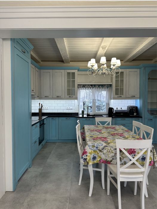 Просторий будинок у Тарасівці: зруб, 4 спальні, 7,5 соток!