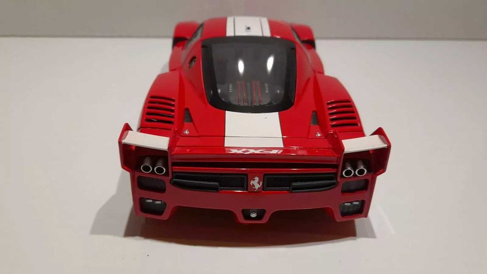 1/18 ferrari fxx 2005 (hotwheels elite)