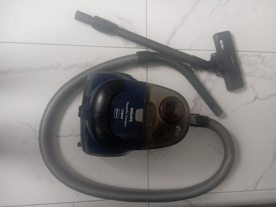 Пылесос Phillips 1700 w