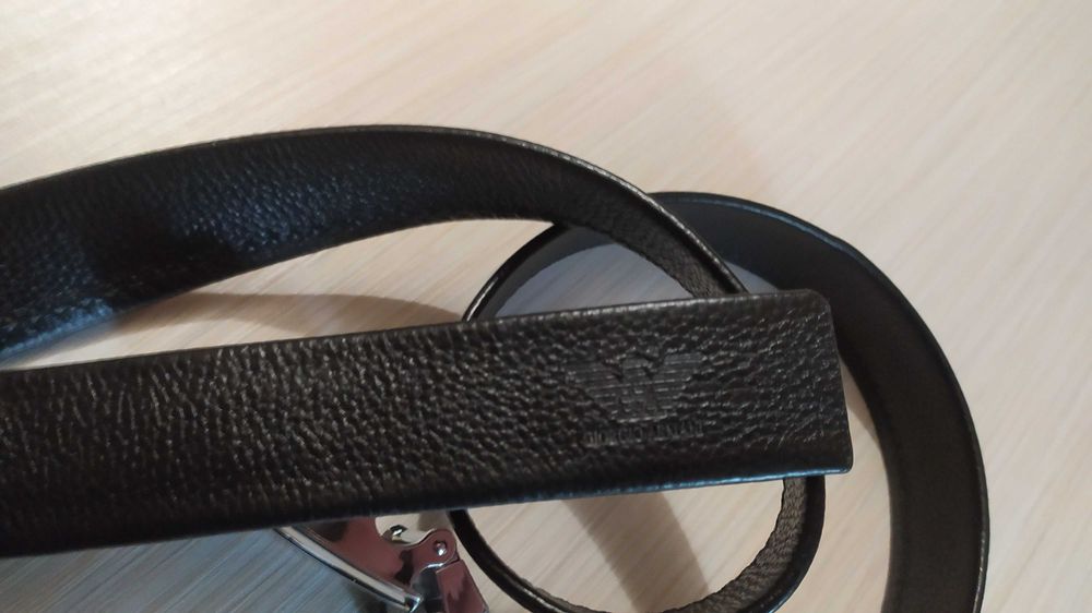 Hugo Boss ремень.