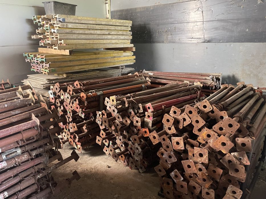 Od 20 gr Stemple metalowe wynajem,szalunki stropowe,doki,korony,trojno