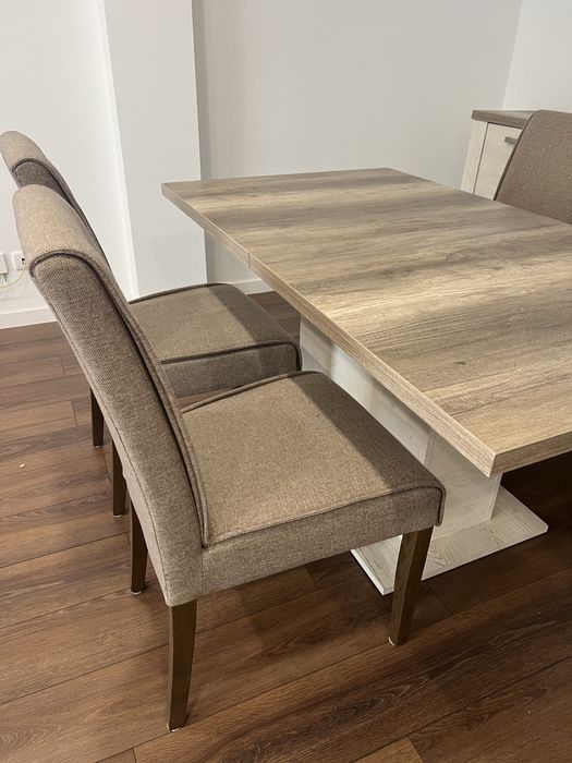 Conjunto sala jantar. Mesa aparador e cadeiras
