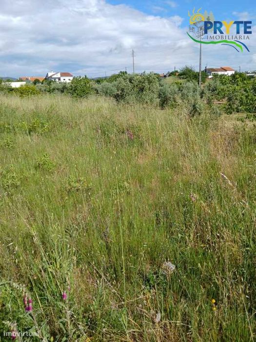 Terreno com possibilidade de construção em Montes da Senhora