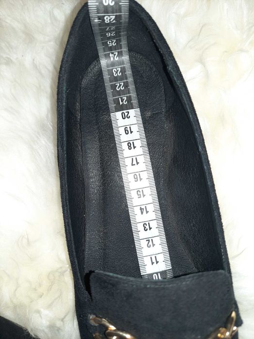 Czarne zamszowe mokasyny z łańcuszkiem old money roz. 37