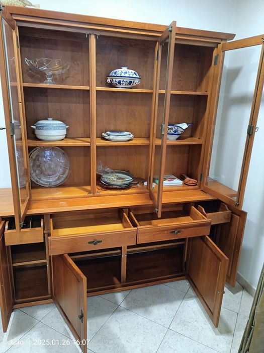 Móvel louceiro bom estado