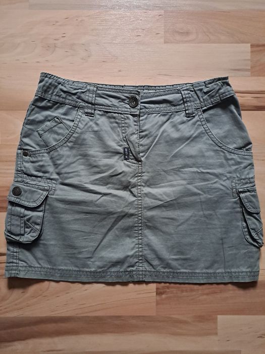 khaki oliwkowa szarozielona krotka mini spodniczka z kieszeniami