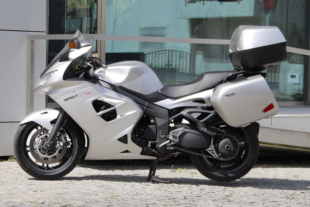 Triumph GT Sprint 1050 - Desde 49€/mês