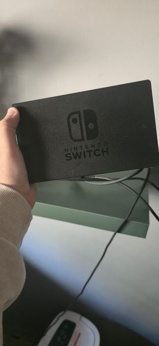 Nintendo Switch com todos os componentes