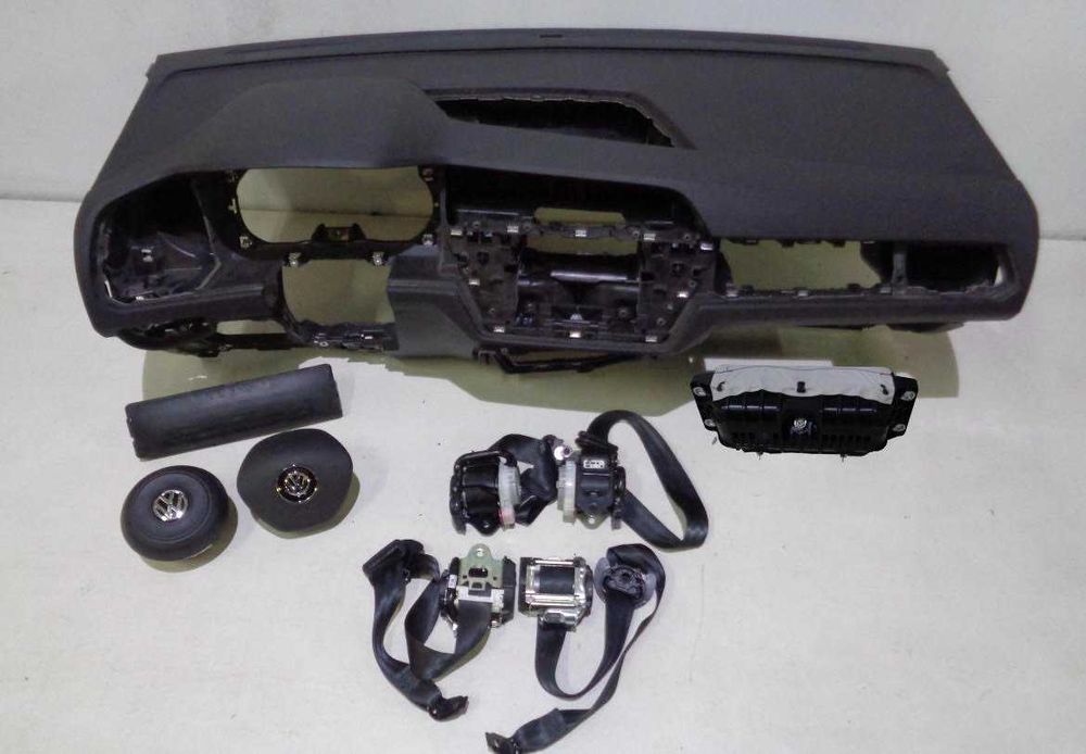 VW Touran tablier airbags cintos