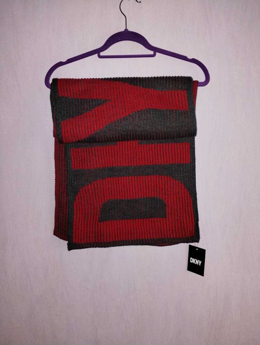 Nowy szalik DKNY