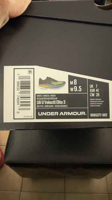 UNDER ARMOUR VELOCITI ELITE 3  NOVAS A ESTREAR — com fatura e caixa original.