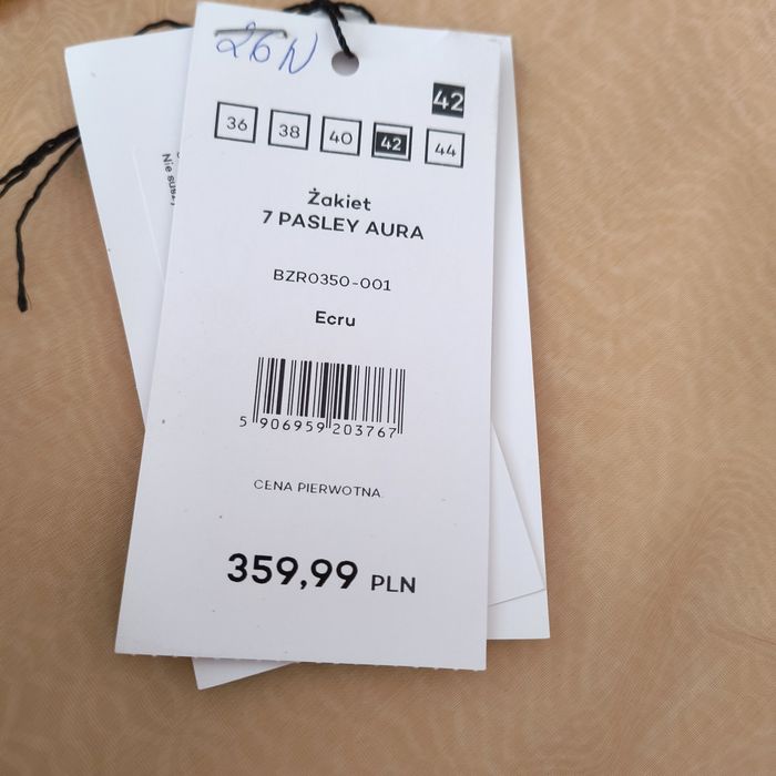 Żakiet biały nowy na podszewce mi