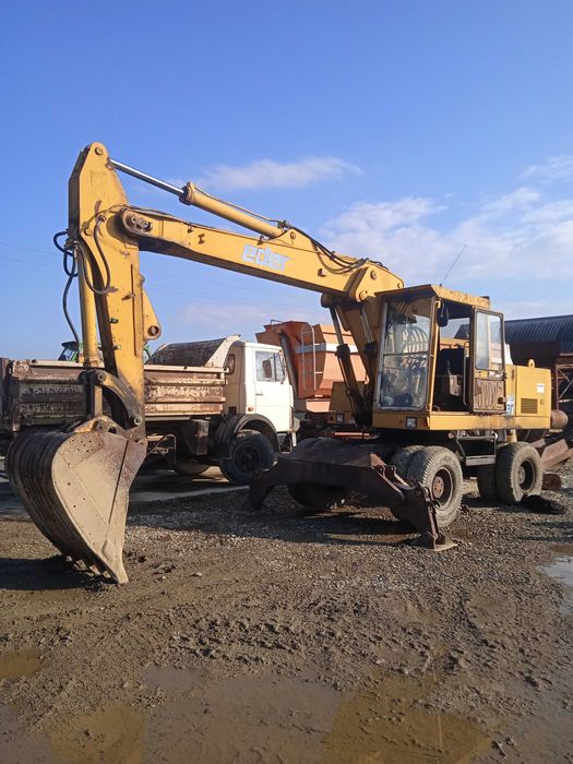 Катерпілер 214 в