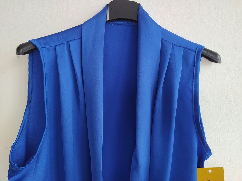 Blusa/ Top acetinado azul - Ja Moda - Tam. Único - Nova!