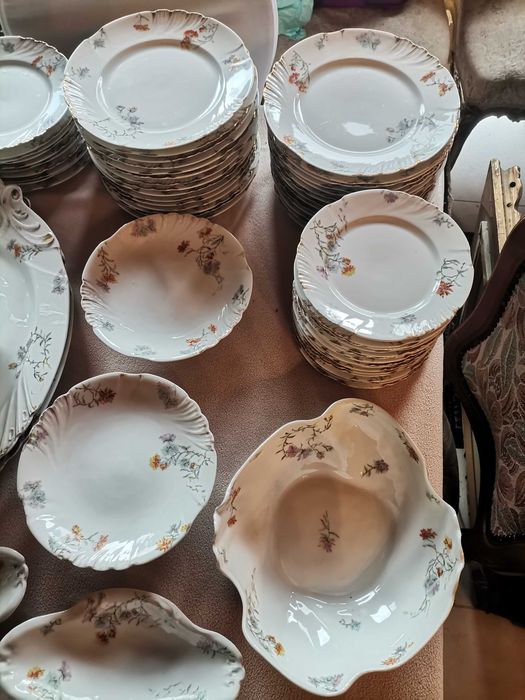 Piękny pałacowy serwis obiadowy znanej marki Limoges Jean ( J.P.L)