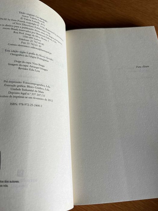 ROSTOS NA MULTIDÃO     Valeria Luiselli