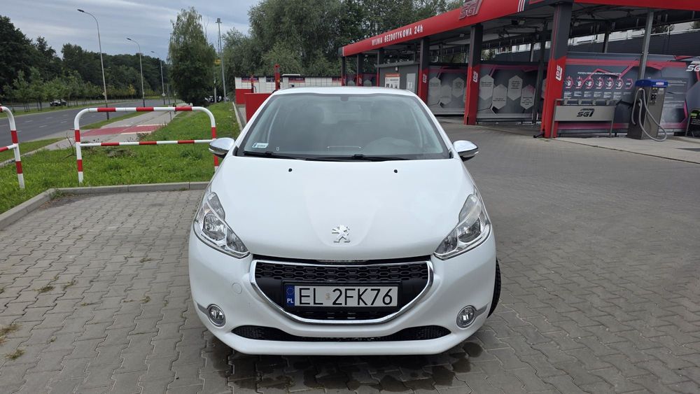 Peugeot 208