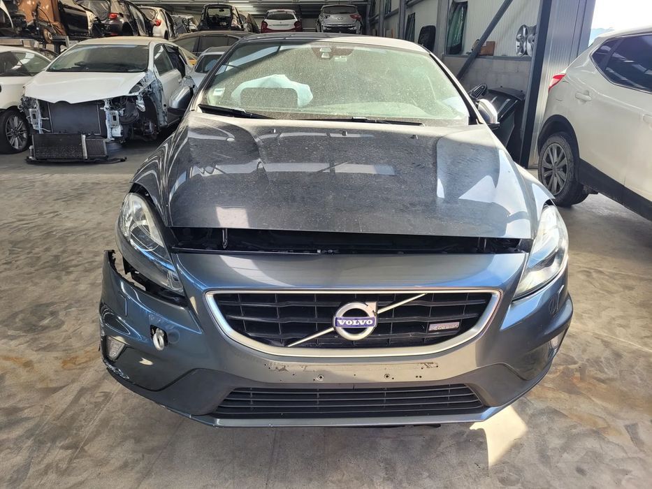 Volvo V40 R-Design 2015 para peças