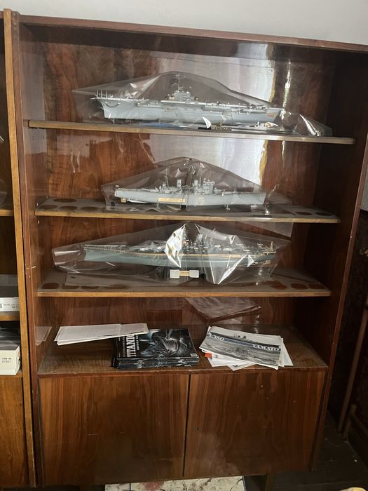 Biblioteczki/witryny z lat 60-tych