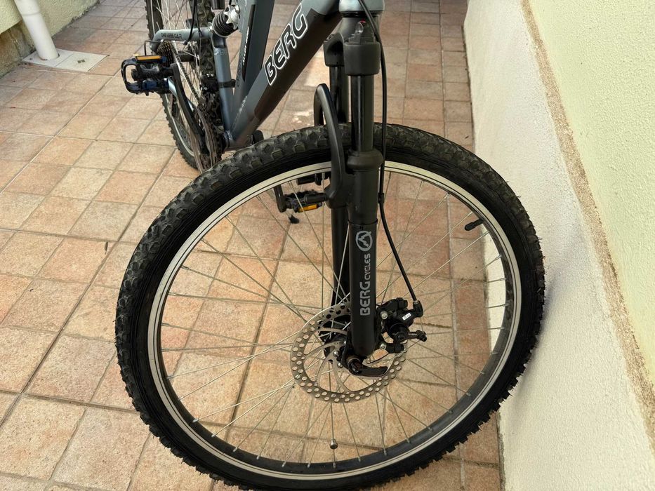 Bicicleta BTT aluminio travão disco e suspensão total
