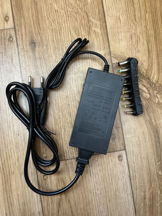 Універсальний зарядний пристрій для ноутбуків Notebook Power Adapter