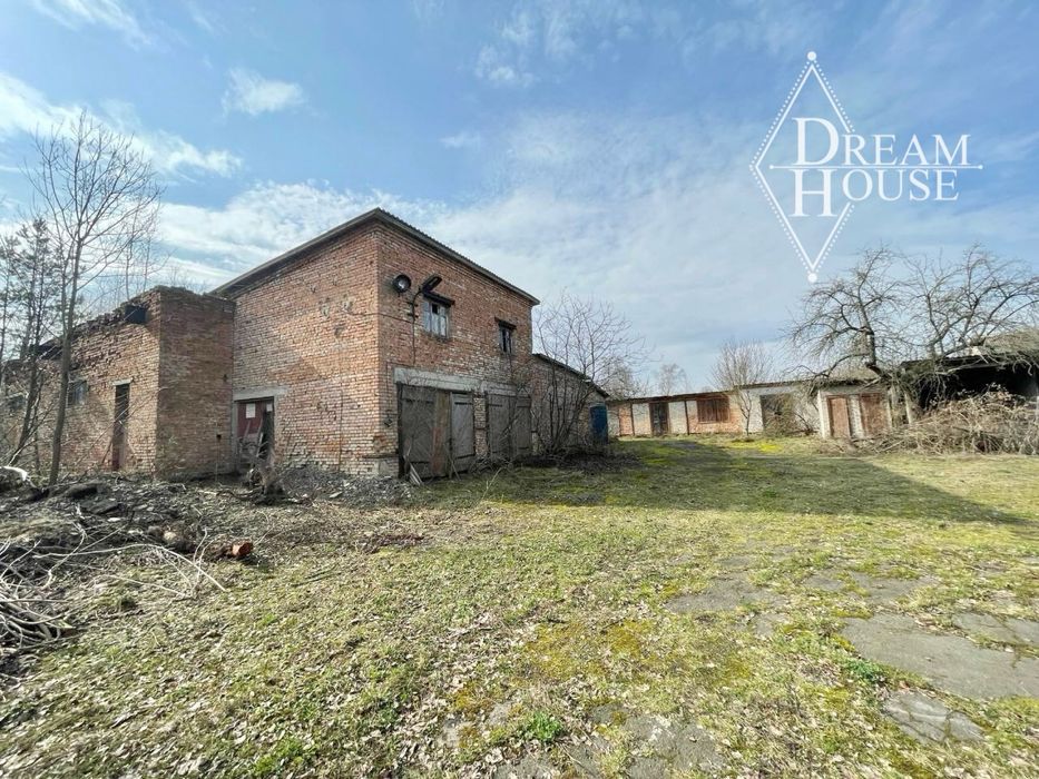 Продаж майногового комплексу