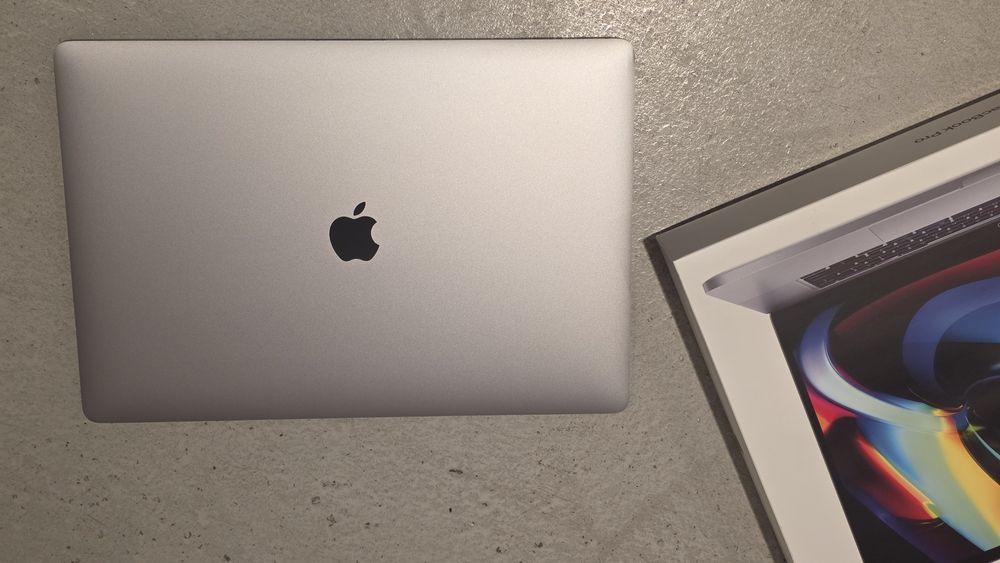 Laptop MacBook Pro 16 i9 2,3GHz 16GB 1TB SSD kupiony w Polsce Dokument