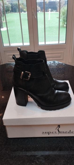 Botins pretos tam. 36