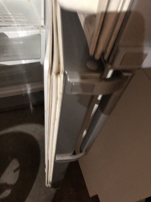 Vendo um frigorifico a trabalhar para pecas