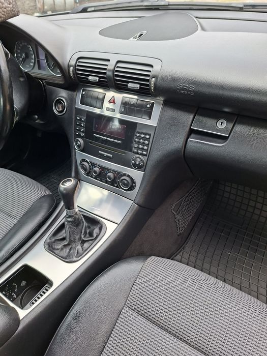 Mercedes-Benz C200CDI W203