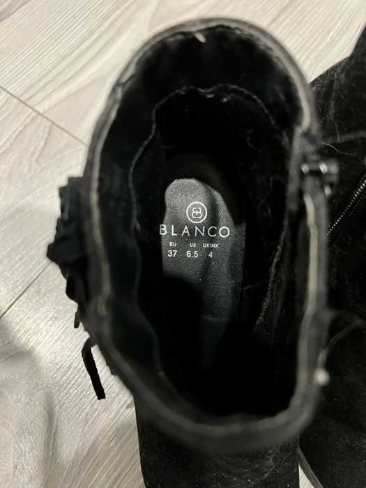 Botki zamszowe z frędzlami