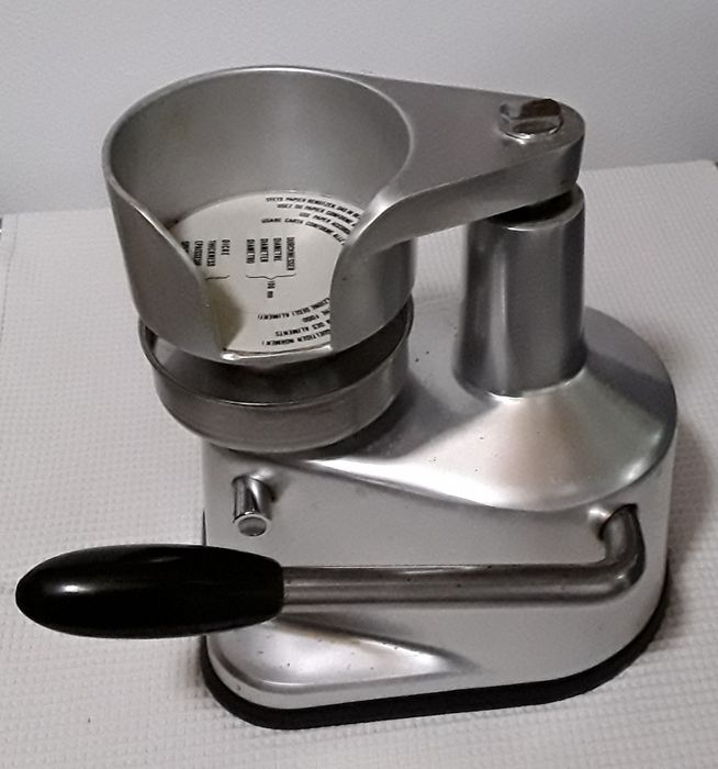 Formadora de hambúrgueres OMAS Profissional BT 10