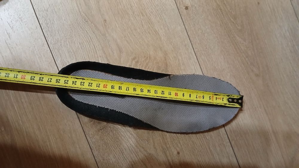 Берци Aku Британія