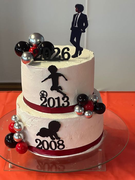 Bolos personalizados, casamento/ batizados e longcake