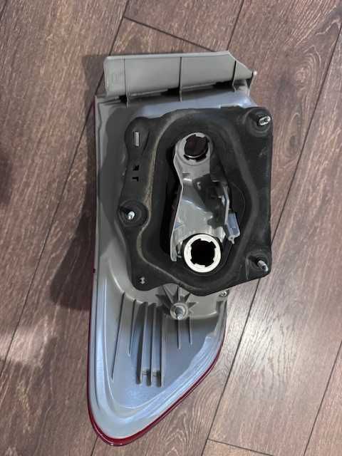 Задній стоп сигнал для Toyota corolla E150 Koito 12-566