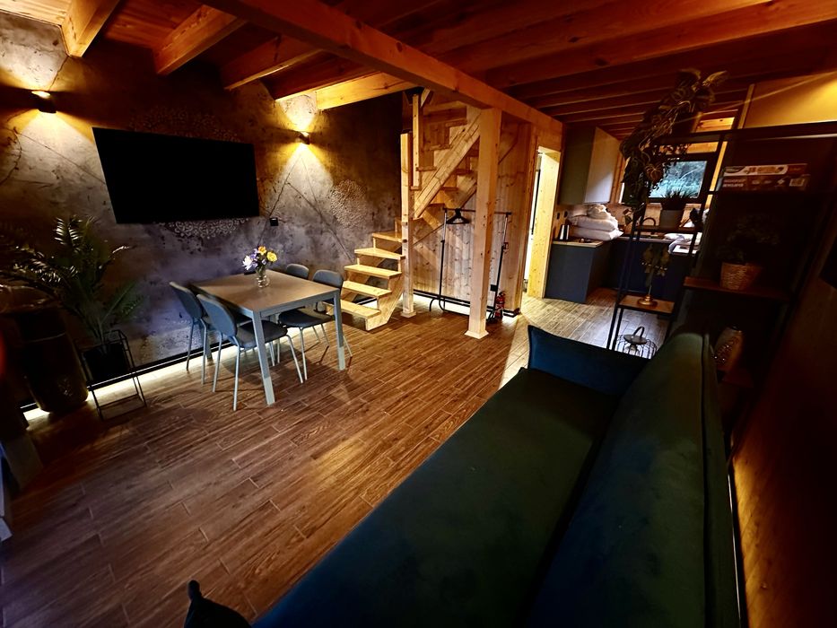 Stodoła Janusz z balią nad jeziorem