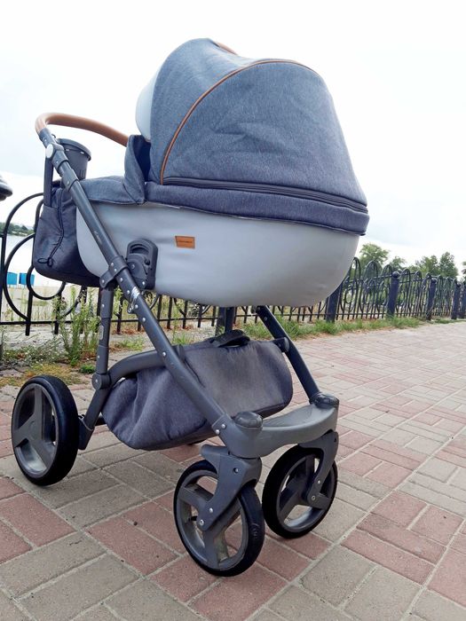 11 кг. 2в1 Гарненький чистий і зручний візочок!