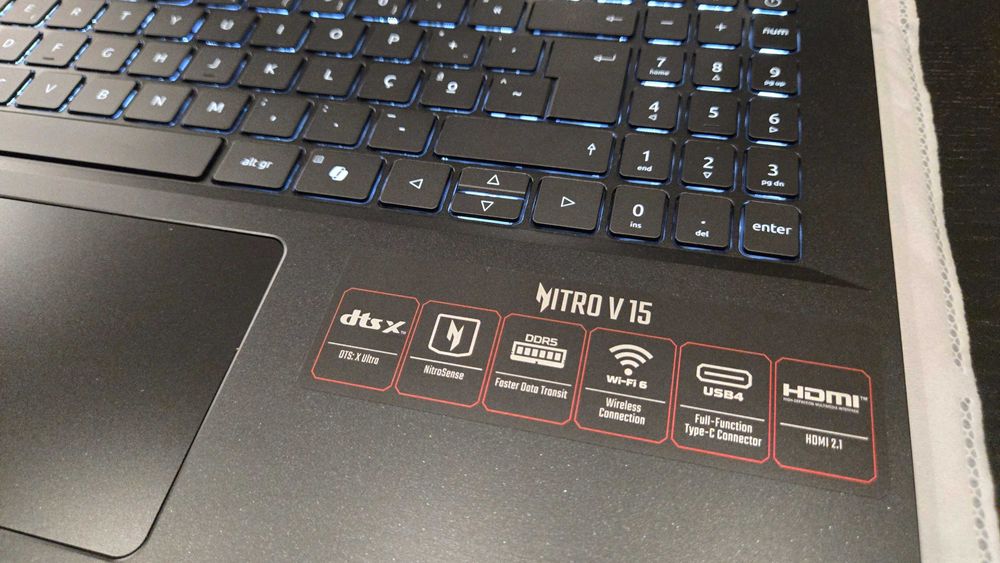 Portátil Gaming Acer Nitro V 15 Ryzen 7 7735 / 16GB DDR5 / 1Tb / 4050