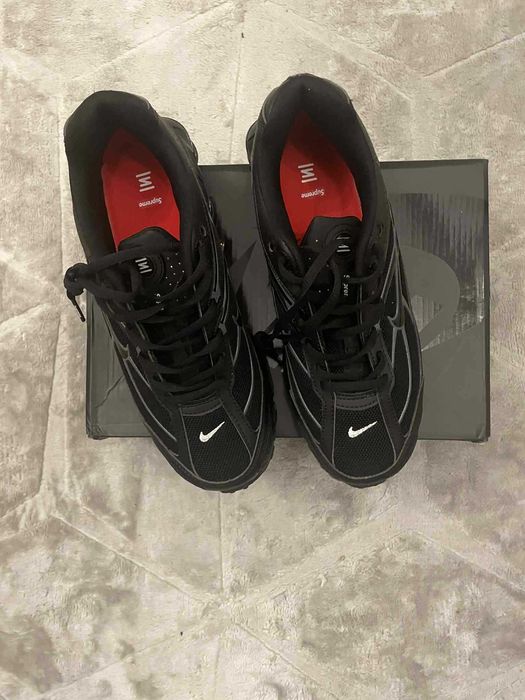 Buty Nike Shox w kolaboracji z Supreme w kolorze czarnym