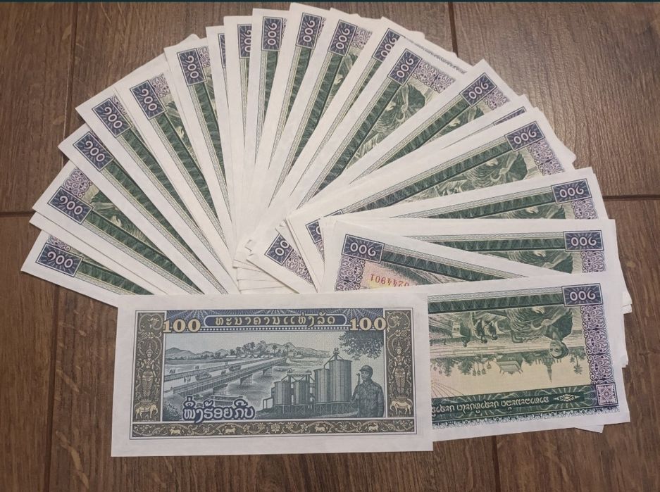 Laos 100 Kip - 37 sztuk. Bardzo ładny stan