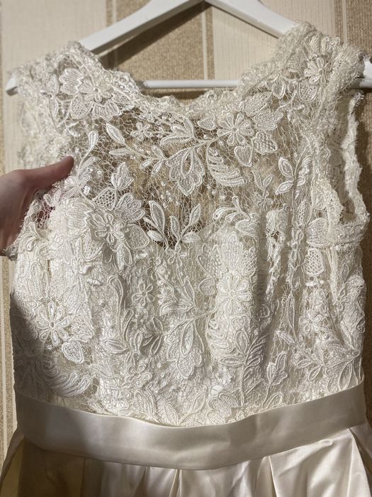 Весільна сукня ( колір айворі)