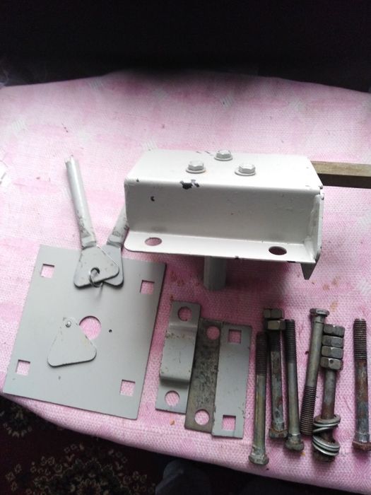 Продам замок гаражний 750гр.